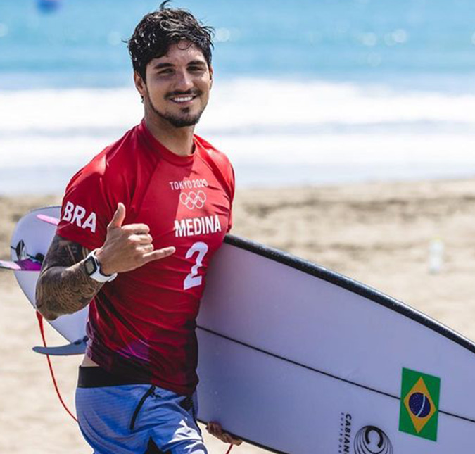 Gabriel Medina é internado para fazer cirurgia