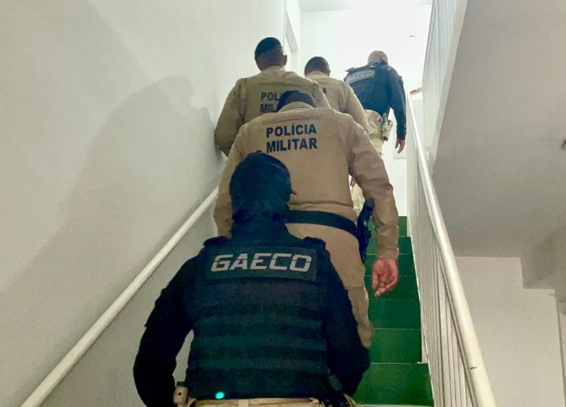 Policiais investigados por extorsão e tráfico de drogas são alvos de operação Olossá