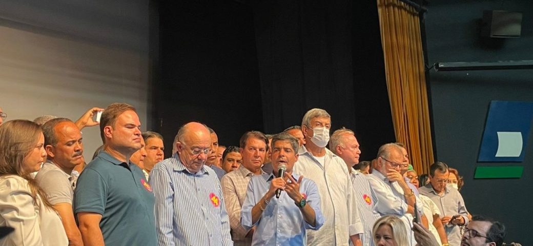 Paz é selada entre ACM Neto e José Ronaldo. Ex prefeito de Feira vira coordenador geral da campanha de Neto