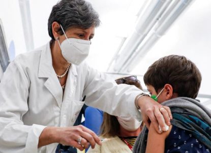 Feira imuniza quase 7 mil crianças e adolescentes contra a poliomielite e outras doenças