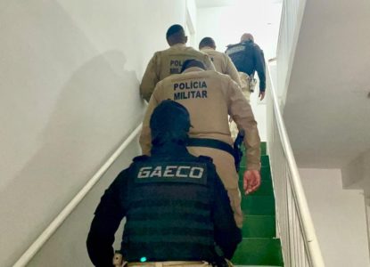 Policiais investigados por extorsão e tráfico de drogas são alvos de operação Olossá