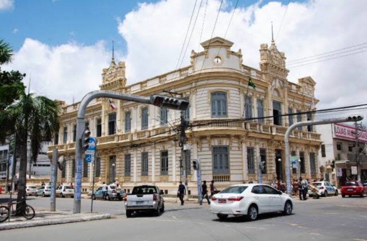 Prefeitura notifica empresas de intermediação de mão de obra por atrasos salariais